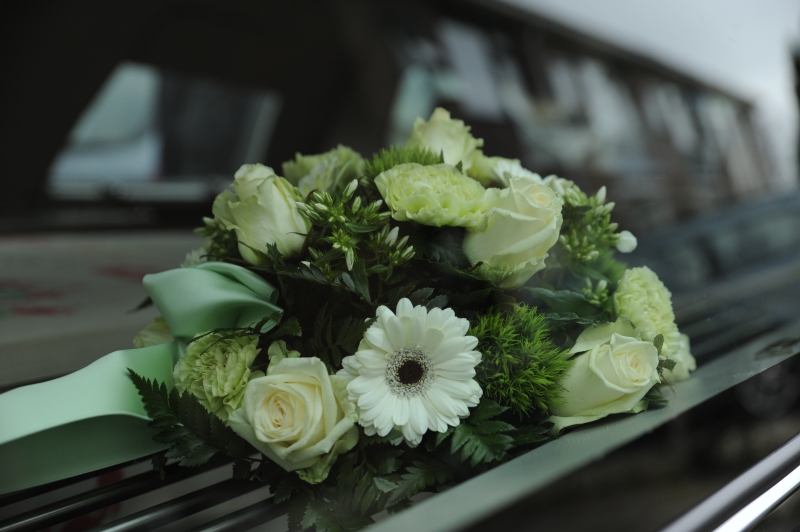 funeraire-CARROS-min_flowers-4839339